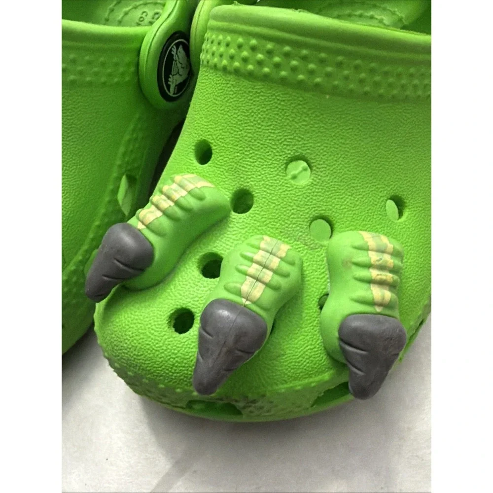 CROCS line green